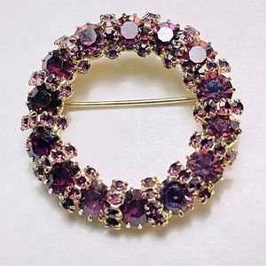 Vintage WEISS Amethyst Rhinestone Wreath Brooch Pin Gold-tone Prong Set …